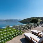 公寓 Spacious And Cozy Seafront - Two Bedroom With Terrace And Sea View *
