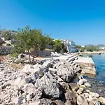 公寓 Spacious And Cozy Seafront - Two Bedroom With Terrace And Sea View *