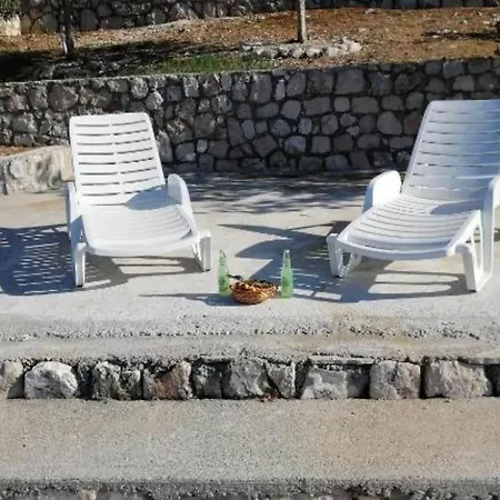 Daire Spacious And Cozy Seafront - Two Bedroom With Terrace And Sea View *
