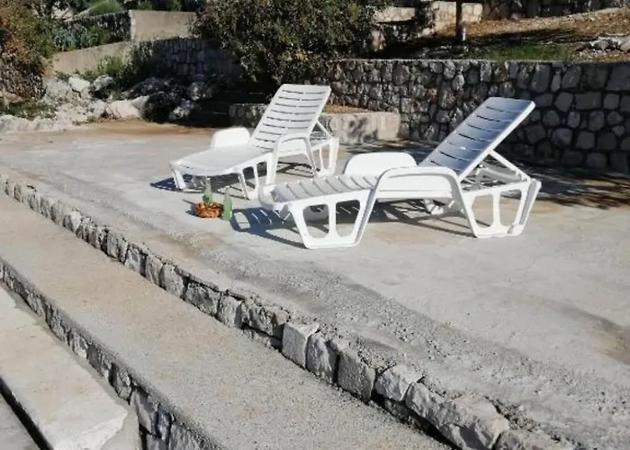 Apartament Spacious And Cozy Seafront - Two Bedroom With Terrace And Sea View Putniković